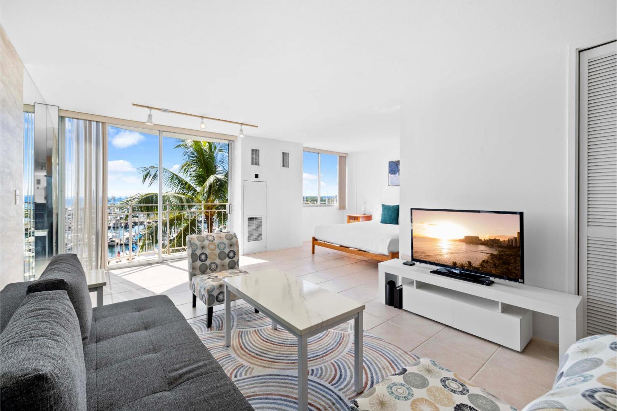 Ilikai Marina 6fl Ocean View & Marina, Renovated Holiday home
