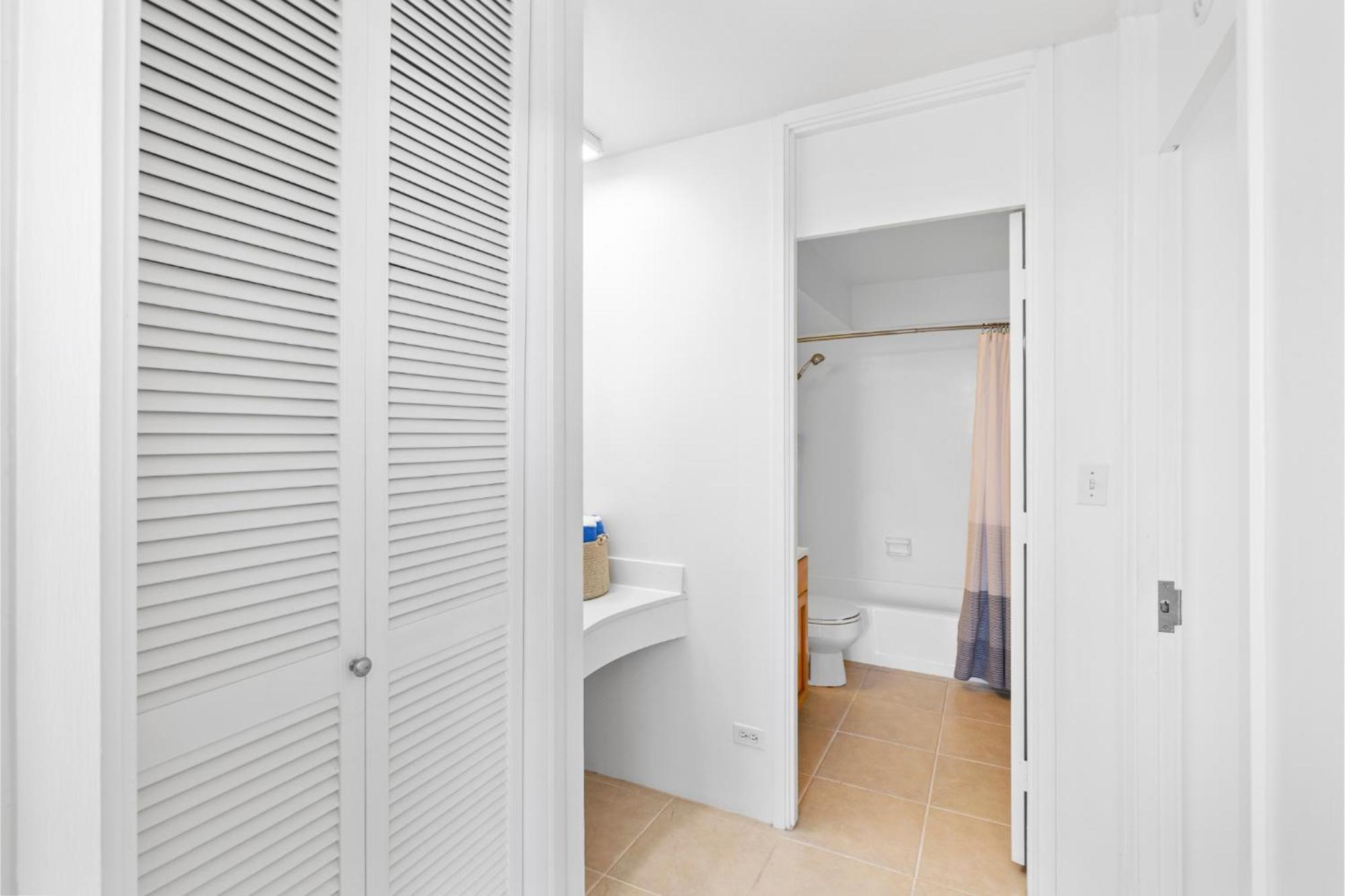 Holiday home Ilikai Marina 6fl Ocean View & Marina, Renovated Honolulu